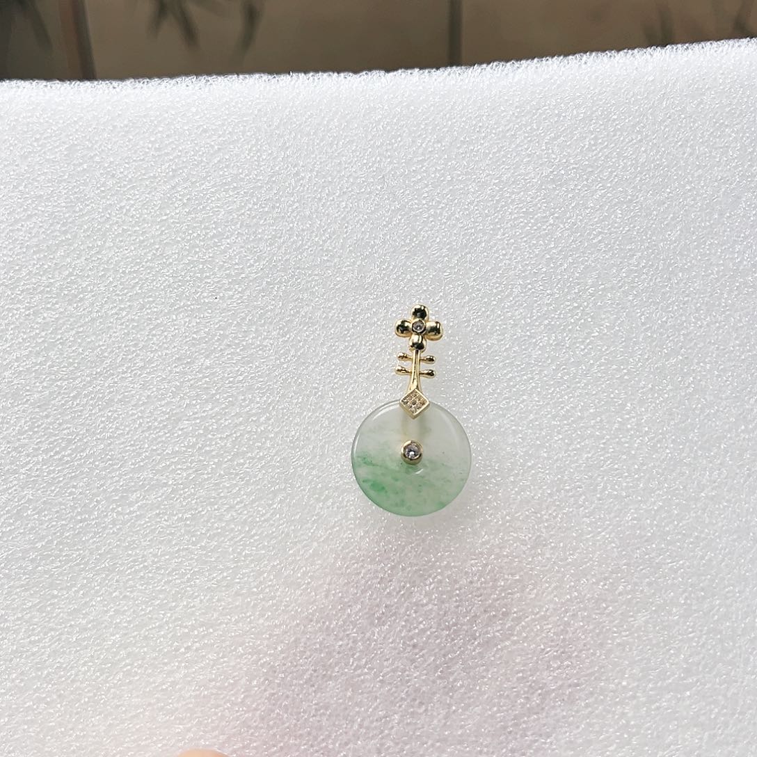 石英质玉颈饰银S925镶嵌我****壳