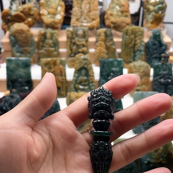 翡翠颈饰未镶嵌天然翡翠A货金刚杆