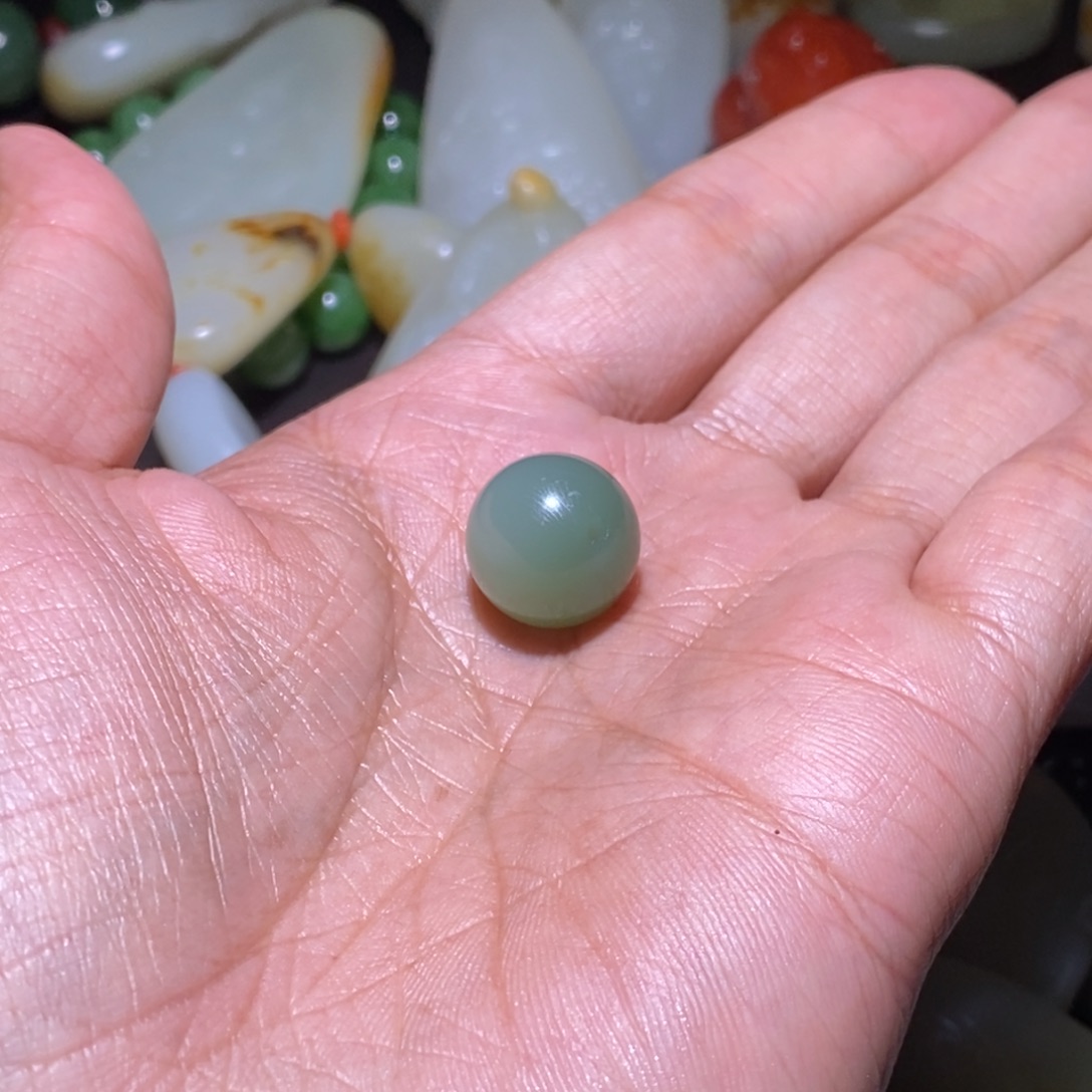 韭***菜和田玉未镶嵌颈饰