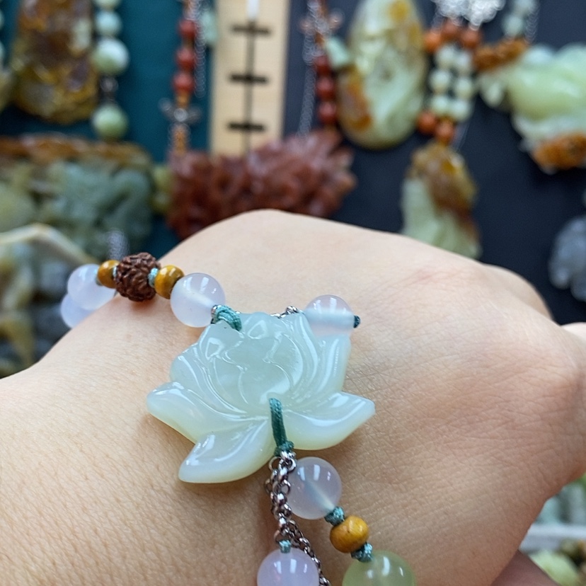 【闪购商品】蛇纹石玉吊坠未镶嵌