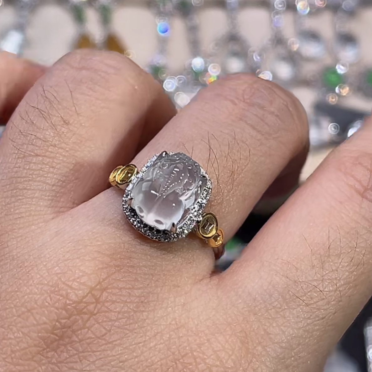 18k金镶嵌翡翠貔貅戒指高品质