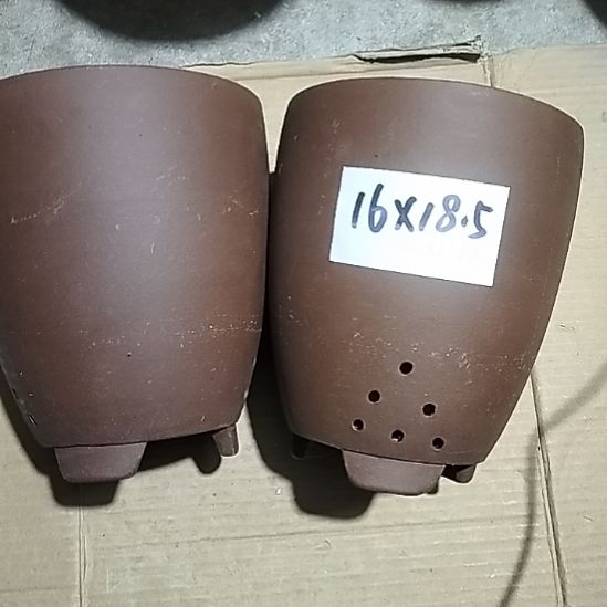 紫砂三角两个紫泥