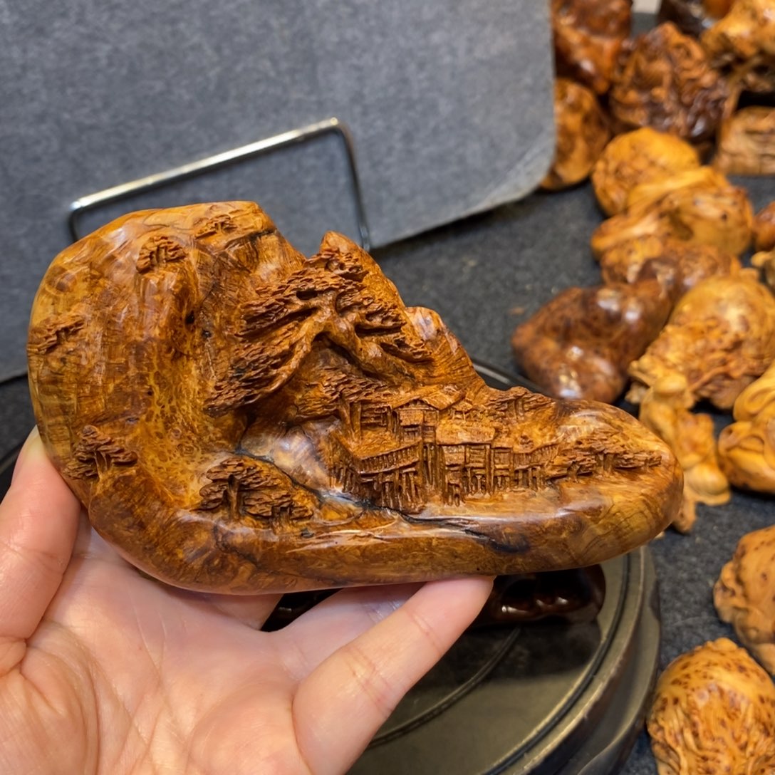 柏木（崖柏）太行精品陈化黑金蚂蚁腿山水摆件