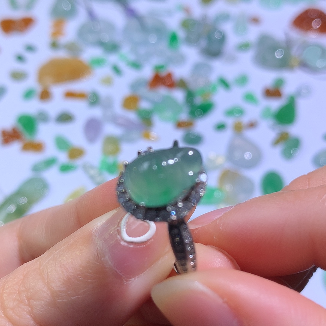 翡翠颈饰未镶嵌小乌龟