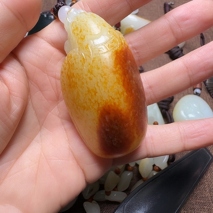 浪***浴和田玉未镶嵌颈饰