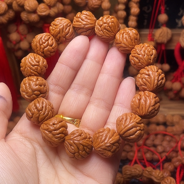 木质类龙纹桃枭挂件