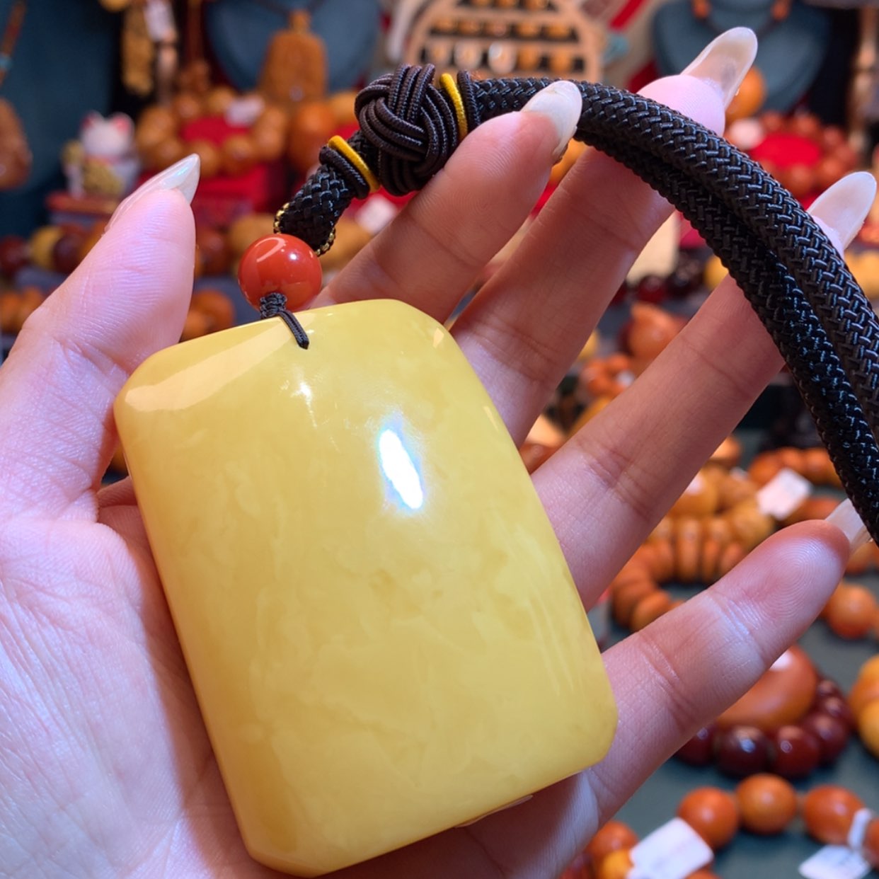 【闪购商品】蜜蜡吊坠(赠链)未镶嵌