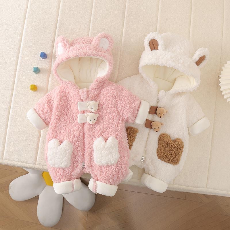 宝宝冬季时髦洋气保暖哈衣加厚舒适连体衣新生儿可爱加绒外出抱服