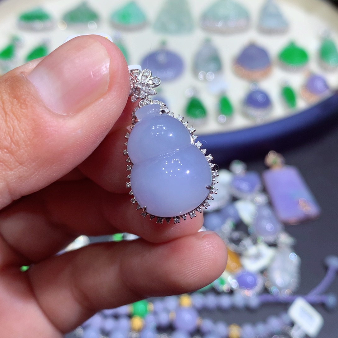 翡翠吊坠(赠链)18K金镶嵌