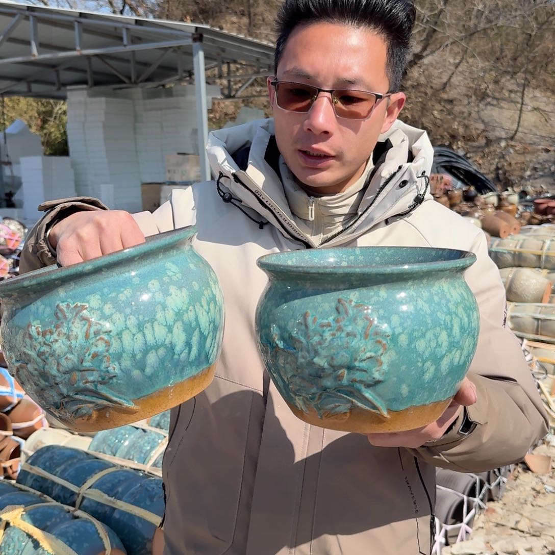 紫砂花盆口20高15（两个牡丹花绿雪花