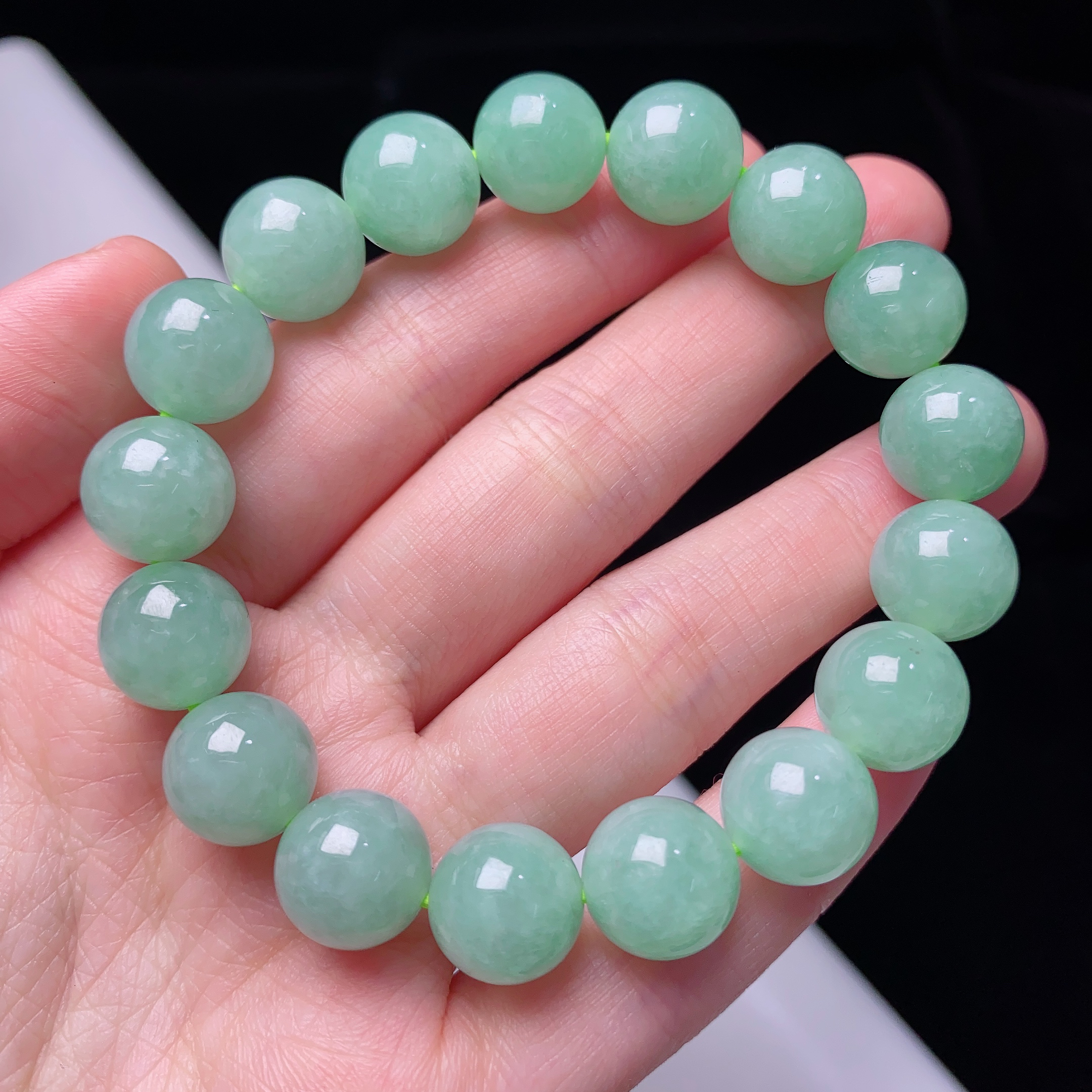 缅甸天然翡翠A货冰润大卡果绿圆珠手链卡11.8mm绿色玉手串