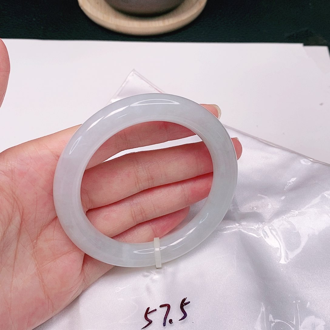 【闪购商品】翡翠手镯未镶嵌圆条