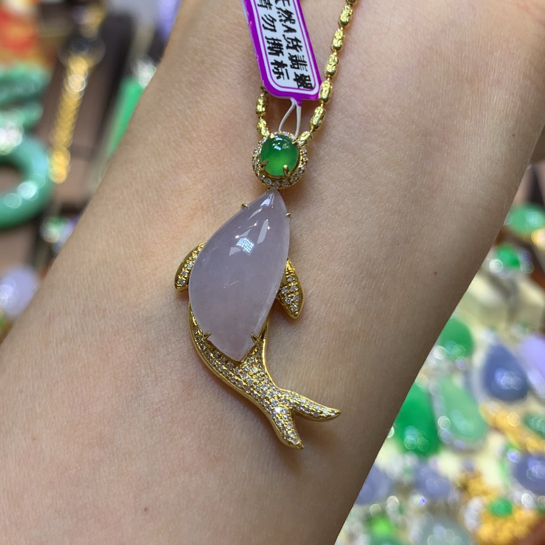 翡翠18K金镶嵌颈饰