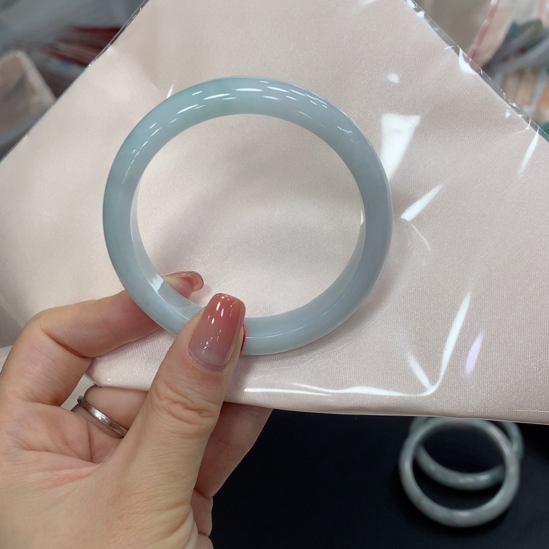 翡翠手镯未镶嵌?****?买断