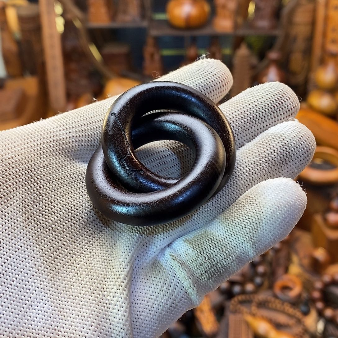 茅***人枣木雷心小乾坤圈一个