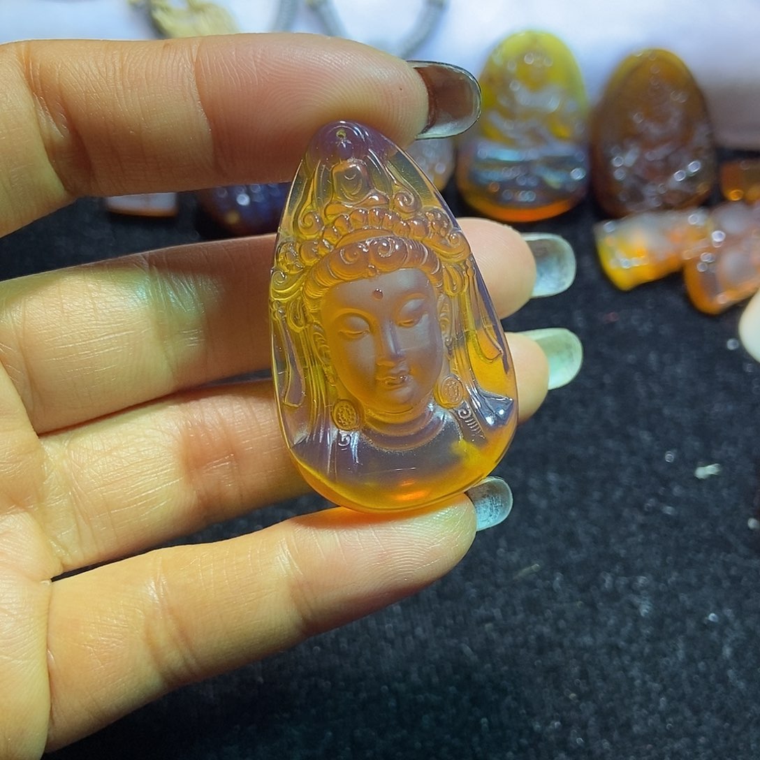 琥珀颈饰未镶嵌观音
