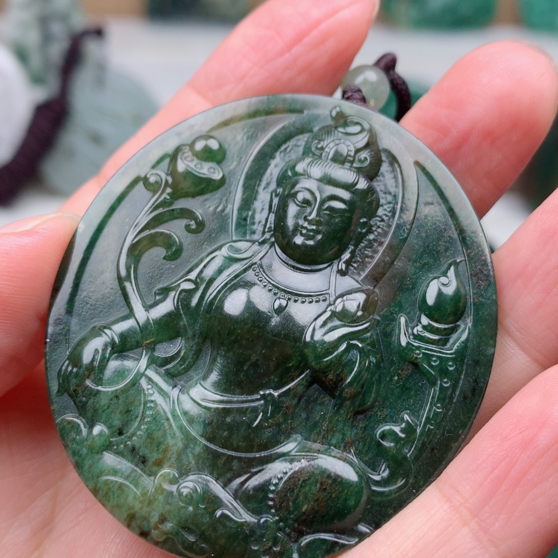 独山玉颈饰未镶嵌