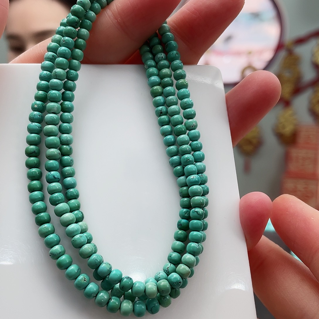 绿松石颈饰未镶嵌