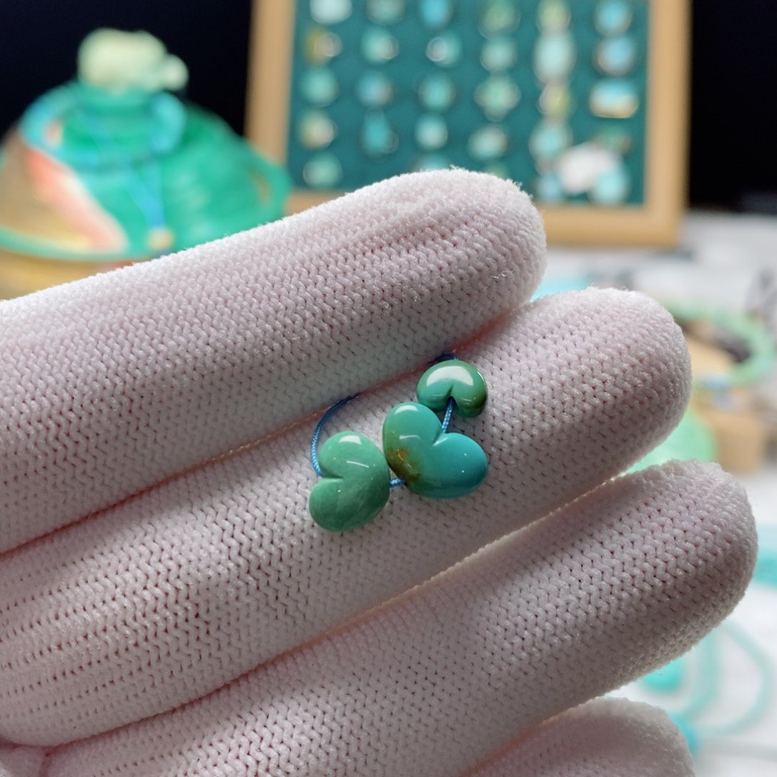 绿松石颈饰未镶嵌