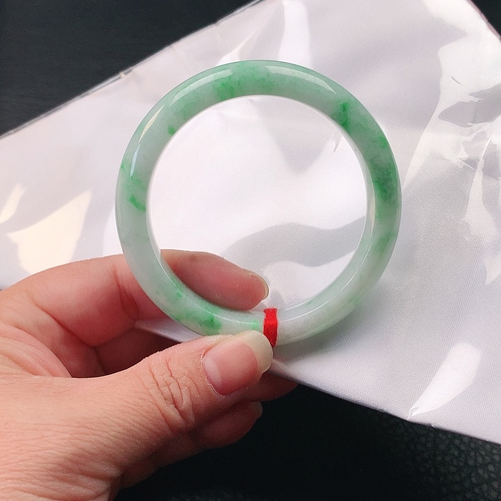 翡翠手镯未镶嵌翡翠002