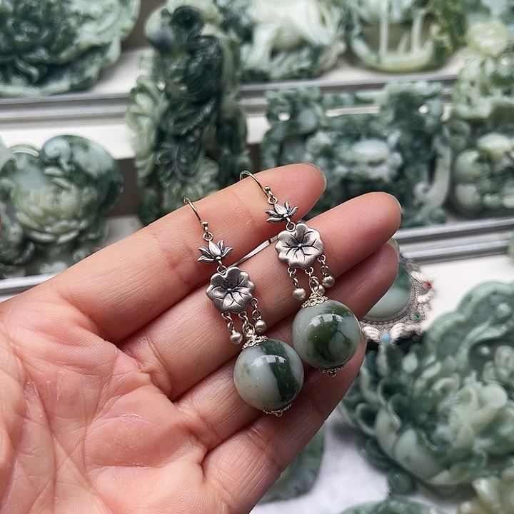 蛇纹石玉耳环未镶嵌