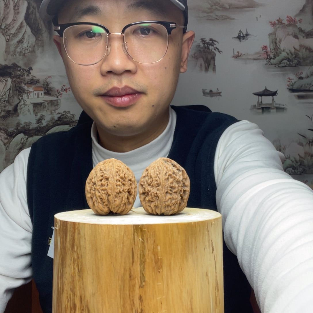 文玩核桃把件南疆石