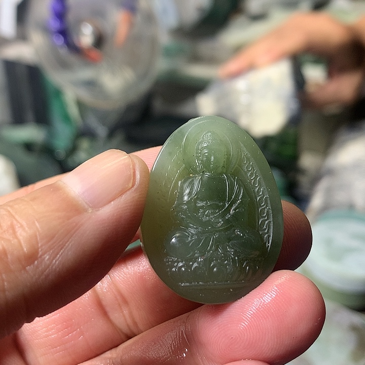 颈饰未镶嵌和田玉（糖玉）