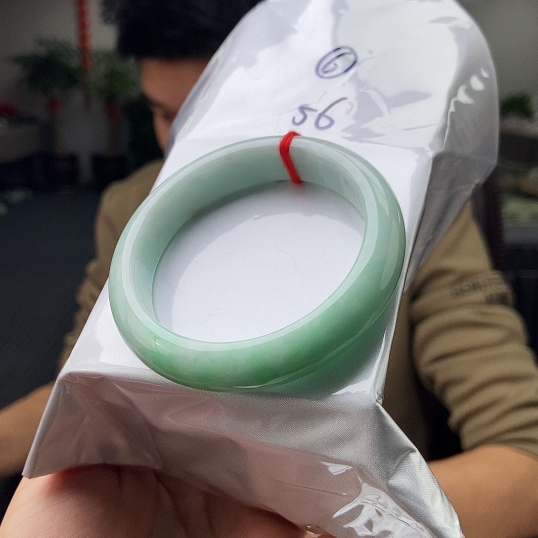 翡翠手镯未镶嵌拍一发一