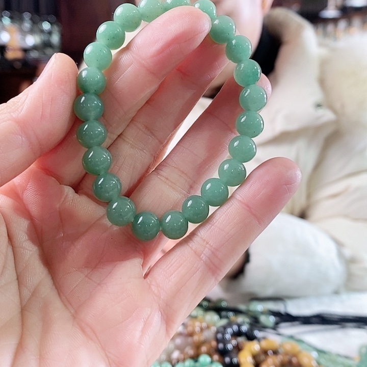 密玉（石英质玉）颈饰未镶嵌