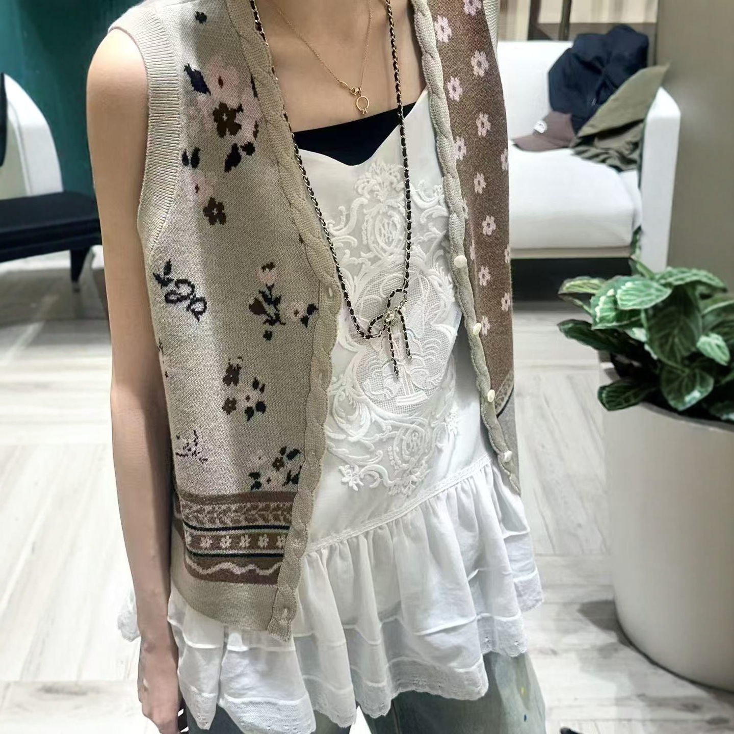 现货【JOR麻花辫花朵马甲】2025秋冬温柔学院风复古提花毛织马甲女