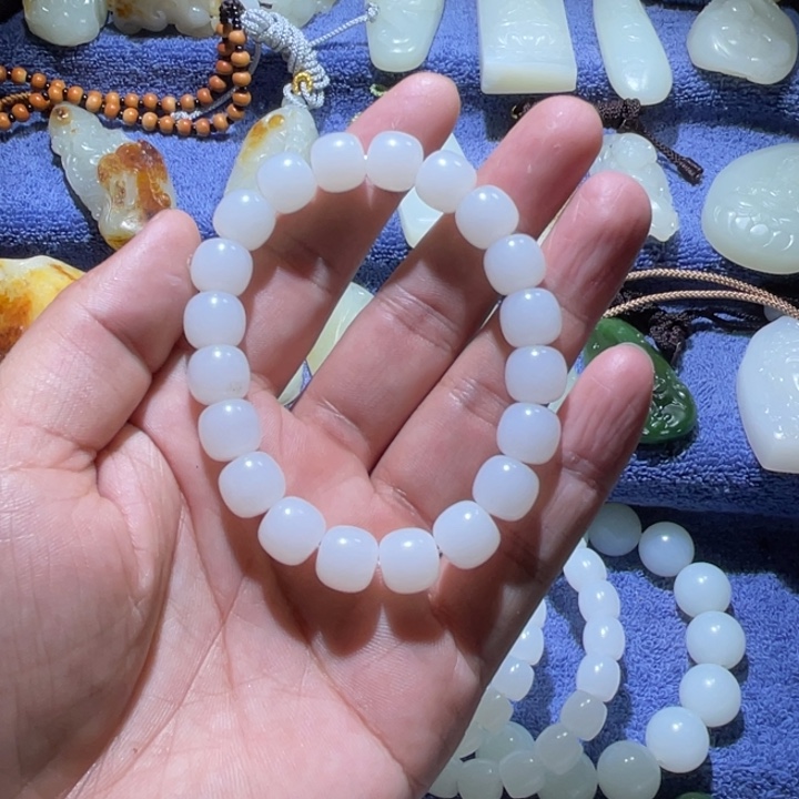 和田玉颈饰未镶嵌小*