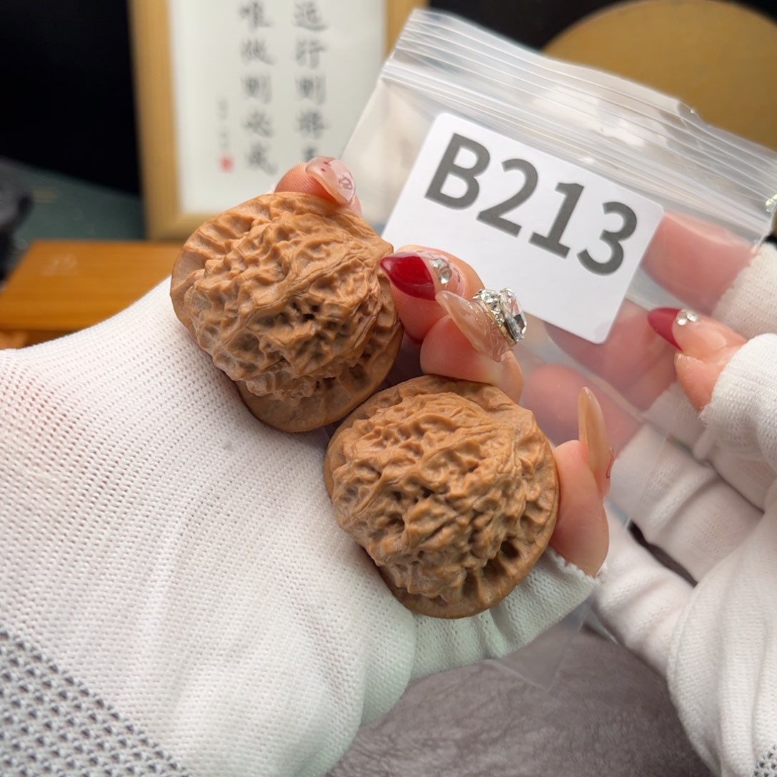 文玩核桃把件A****.39瓷娃娃b 213