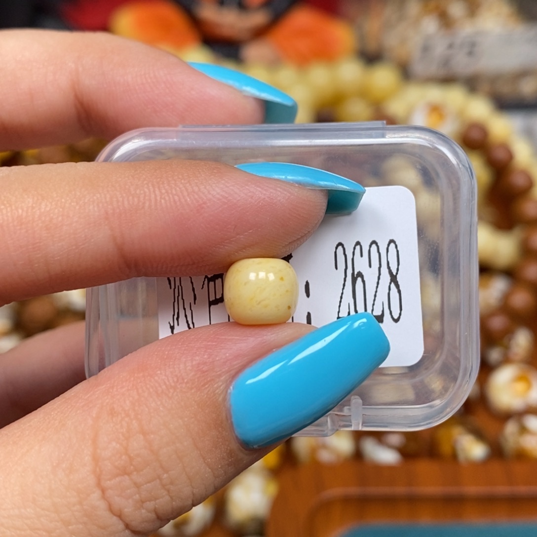 蜜蜡未镶嵌珠宝奇石2628