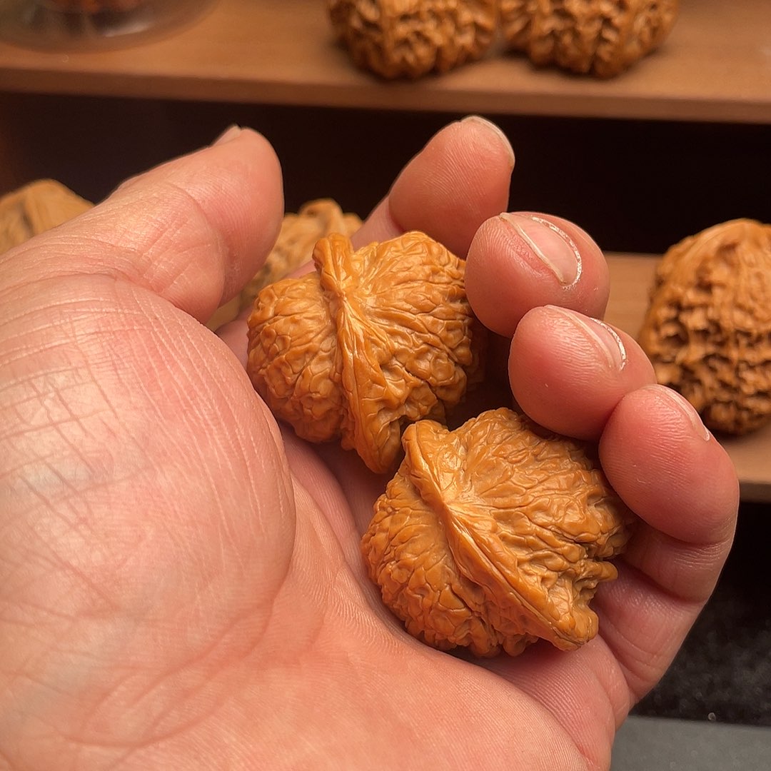西***修吊坠文玩核桃血麒麟