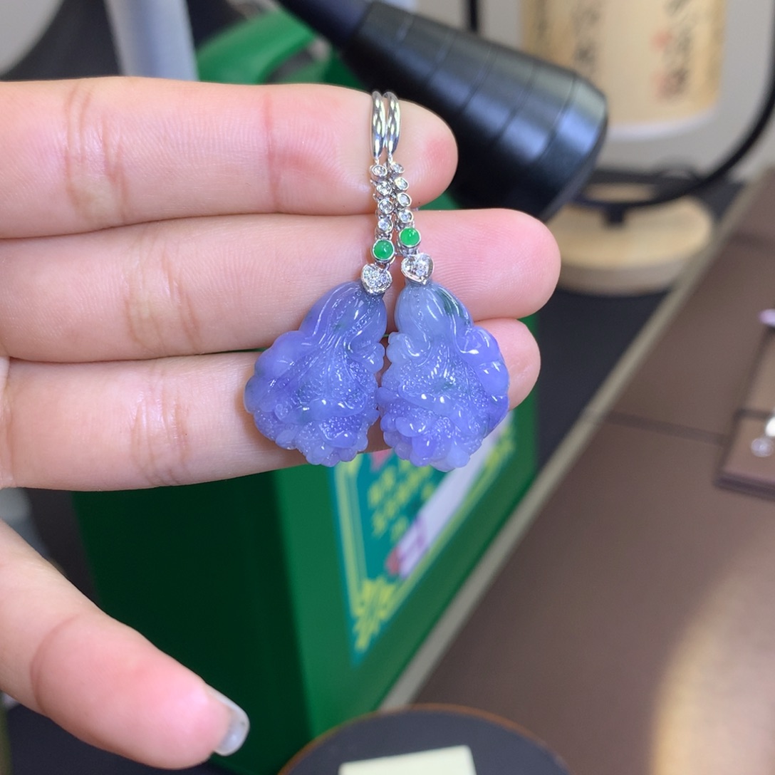 翡翠颈饰18K金镶嵌翡翠