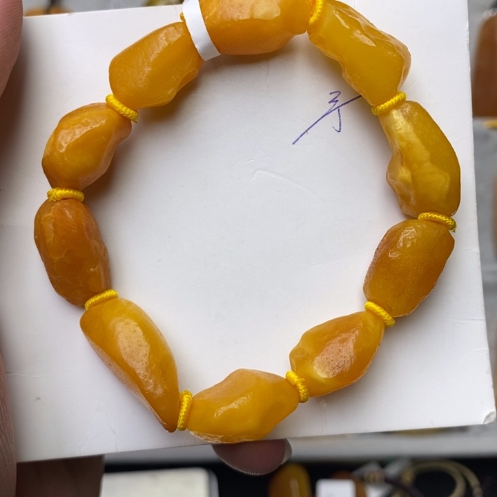 未镶嵌琥珀珠宝奇石