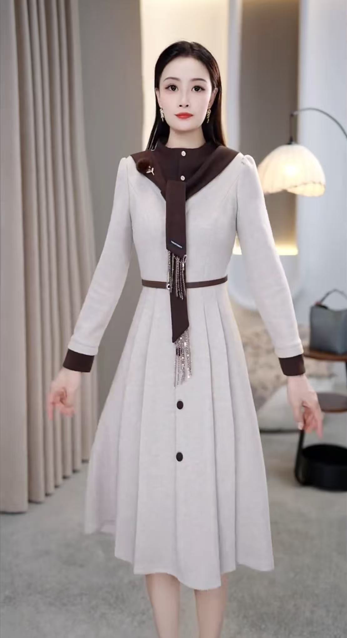 [依铭服饰] X377 #  2025 新款 修身 收腰 显瘦  连衣裙