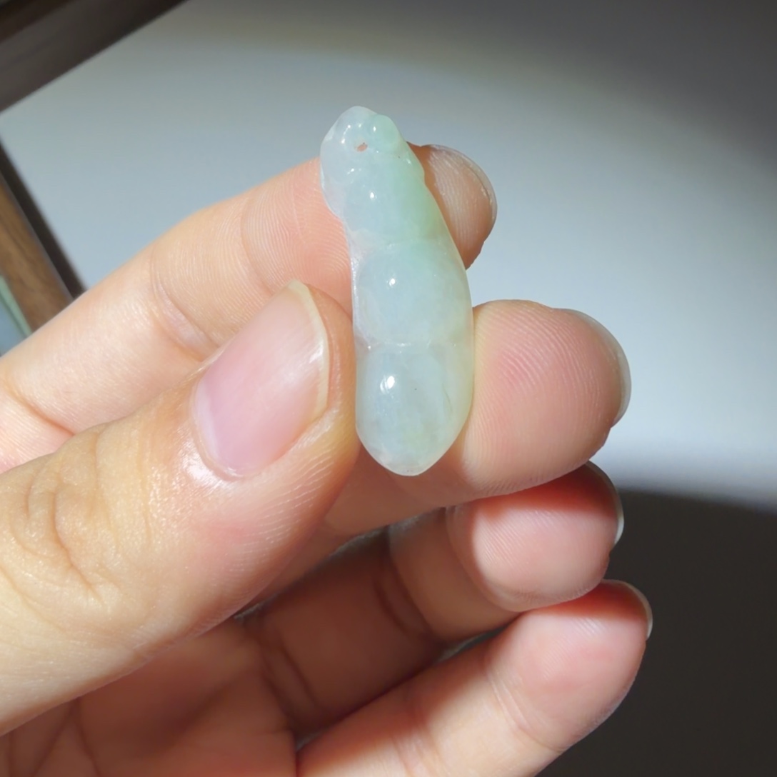颈饰未镶嵌翡翠好