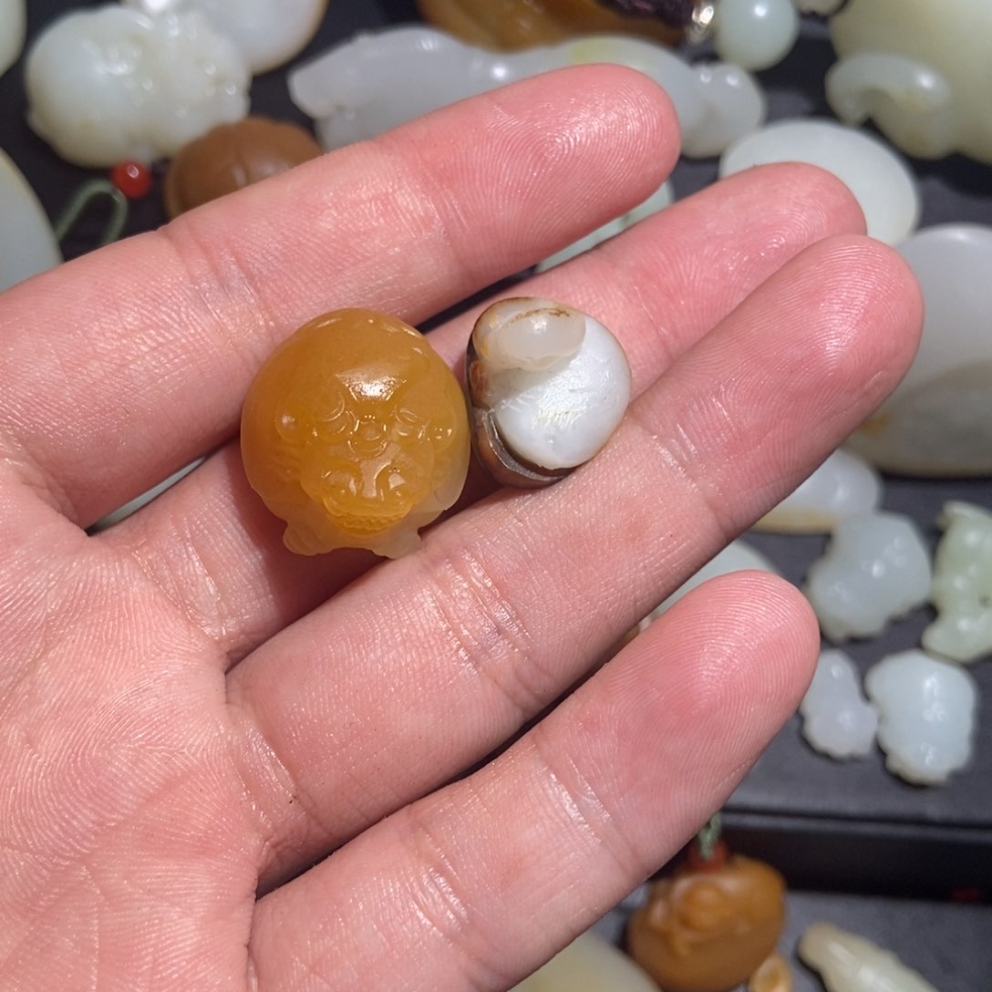 和田玉颈饰未镶嵌自****然