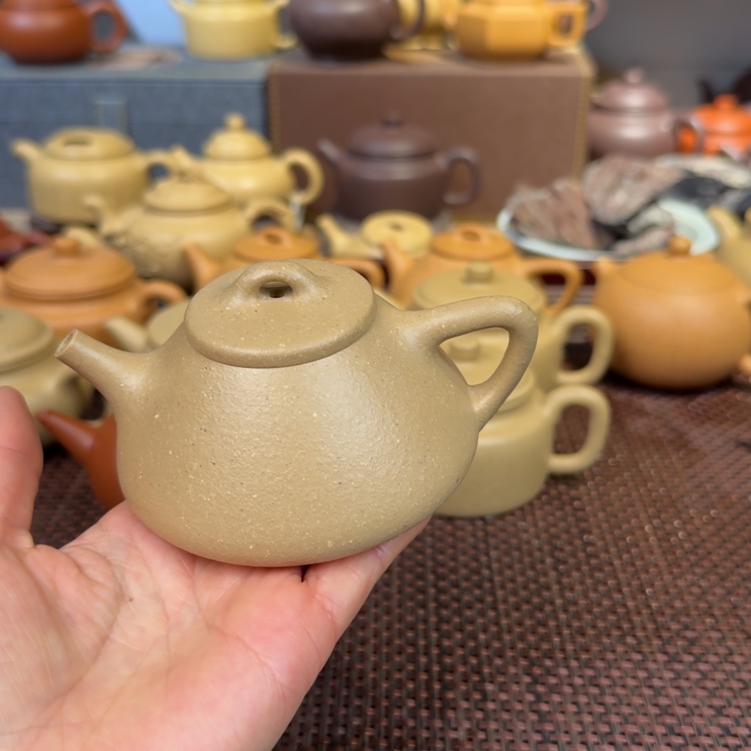 本山绿泥茶壶150毫升左右