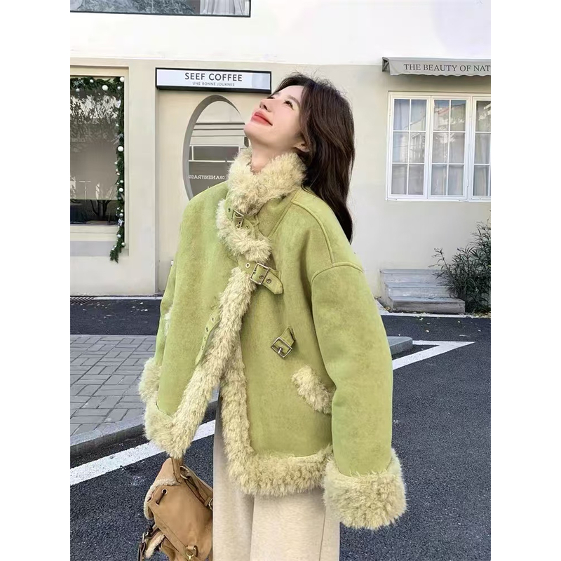 果绿色麂皮绒皮毛一体羊羔毛外套女冬2025新款小众设计感保暖棉服