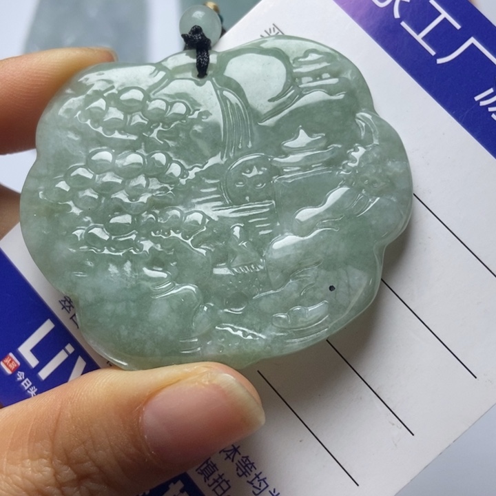 翡翠未镶嵌颈饰翡翠