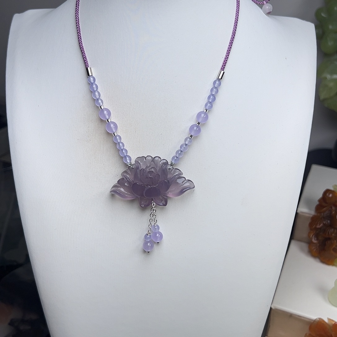 蛇纹石玉未镶嵌颈饰