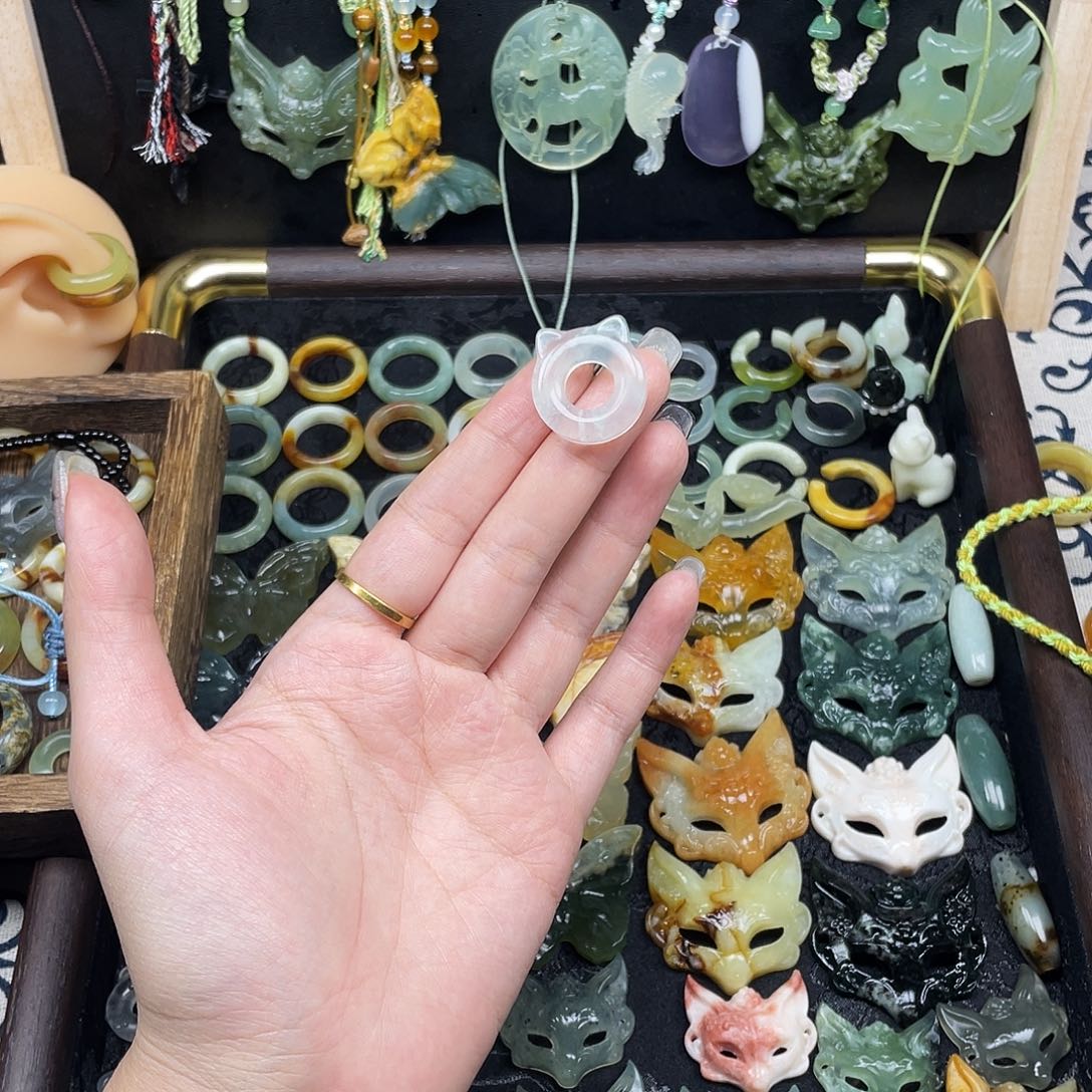 蛇纹石玉未镶嵌颈饰福利