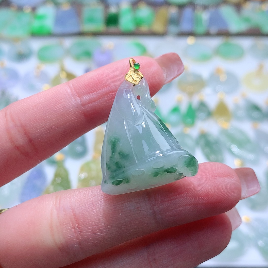 翡翠颈饰未镶嵌翡翠