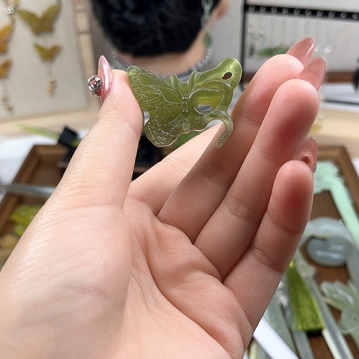 蛇纹石玉蛇蝶合金