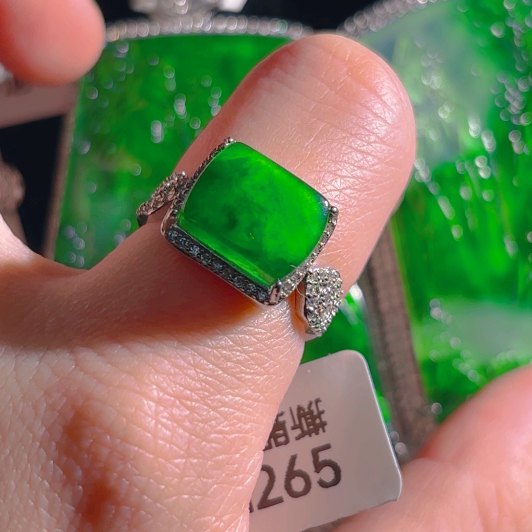 翡翠颈饰银S925镶嵌马鞍