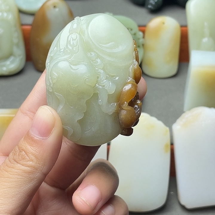 和田玉未镶嵌挂件