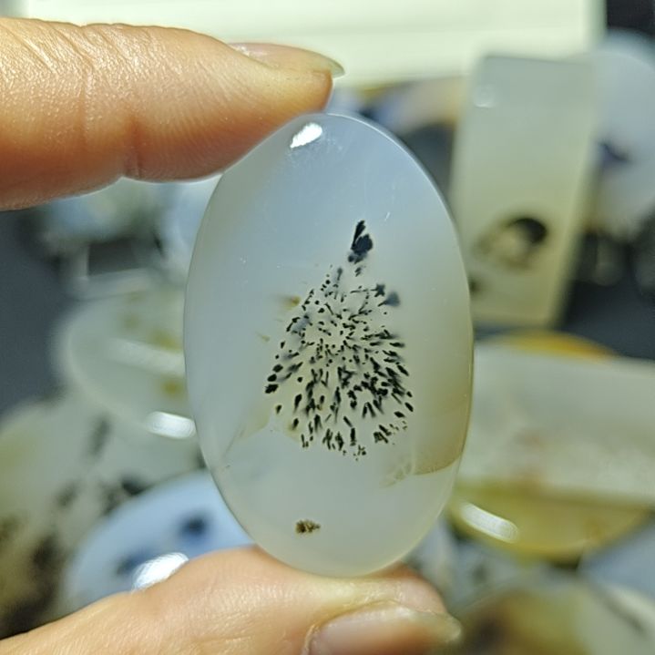 玛瑙/玉髓未镶嵌珠宝奇石