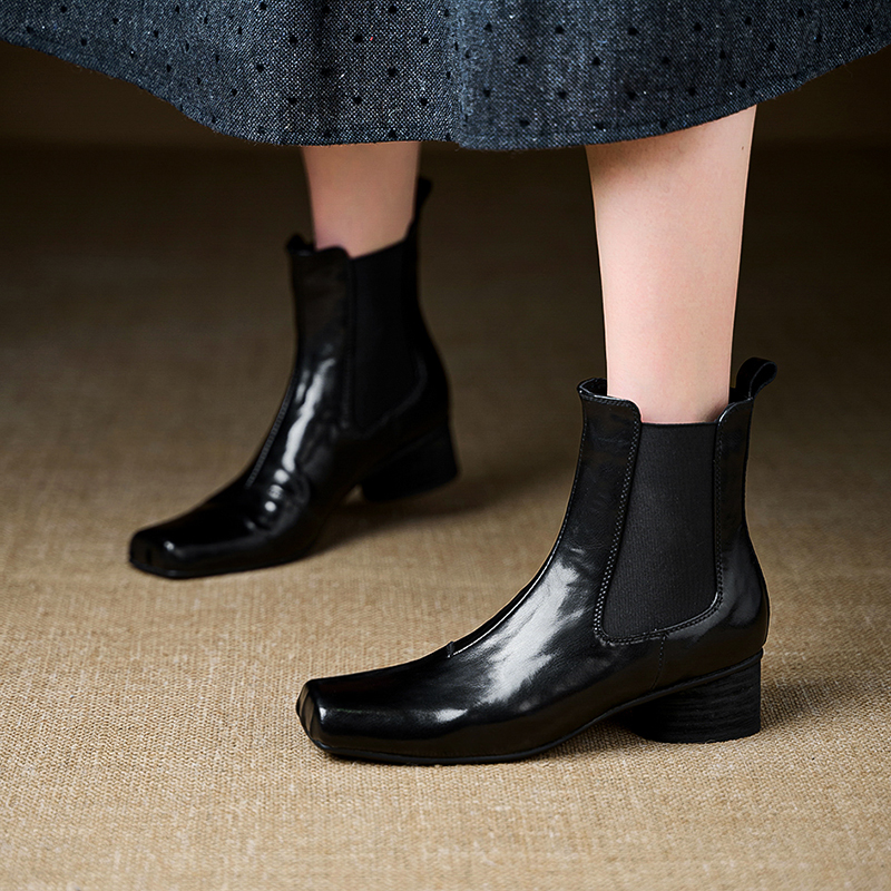 手抓牛皮短靴2025新款简约休闲猪鼻子时装芭蕾舞鞋女靴复古8350